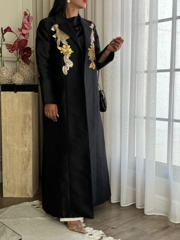 ⁦Abaya with rose gold embroidery⁩ - الصورة ⁦4⁩