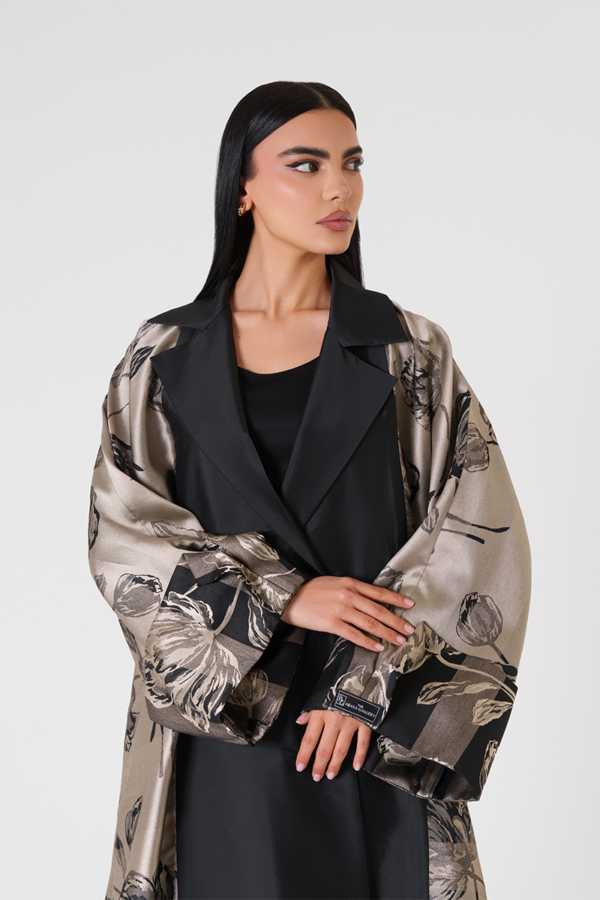⁦Luxurious abaya⁩ - الصورة ⁦2⁩