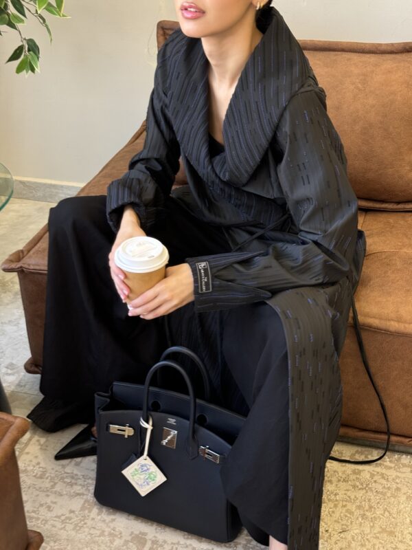 ⁦Double-Face wrap Abaya (Jakar)⁩ - الصورة ⁦10⁩